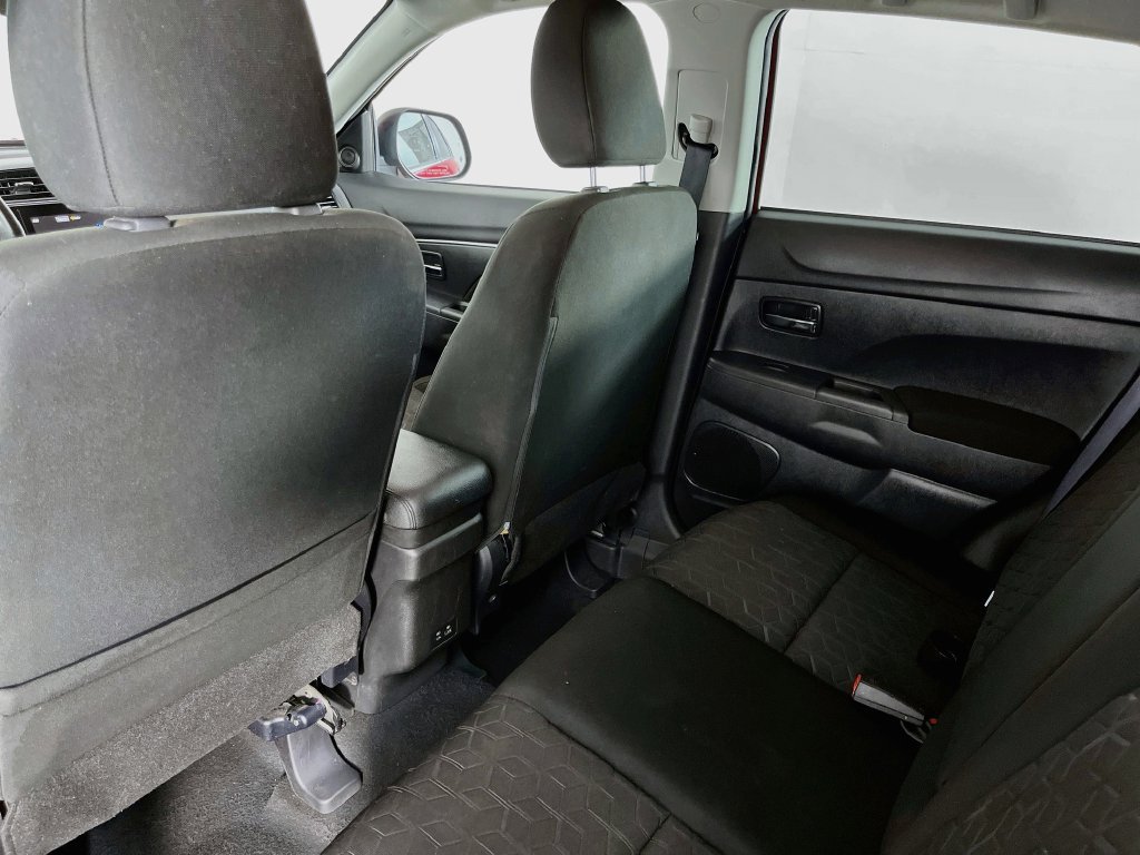 Used 2023 Mitsubishi Outlander Sport LE AWD/4WD image 31