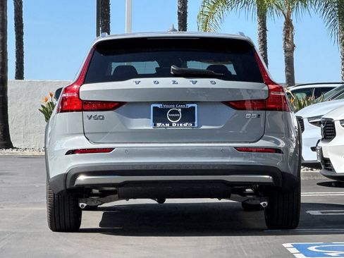 New 2026 Volvo V60 B5 Cross Country Plus w/ Climate Package image 4