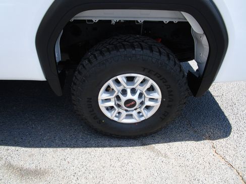 Used 2021 GMC Sierra 2500 4x4 Crew Cab w/ 1SA Safety Confidence Package image 25