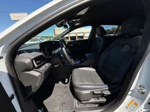 Used 2025 Buick Envista Sport Touring FWD image 27