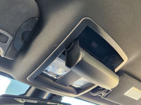 Used 2019 Dodge Challenger SXT image 31