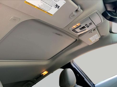 Used 2026 Toyota Sienna XLE FWD image 14