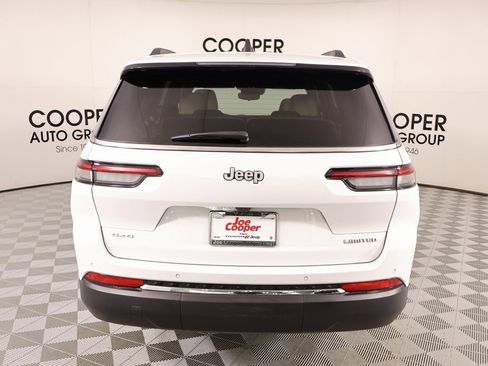 Used 2024 Jeep Grand Cherokee L Limited image 23