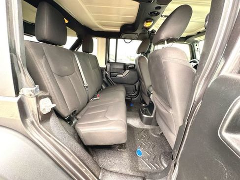 Used 2017 Jeep Wrangler Unlimited Sport w/ Quick Order Package 24S AWD/4WD image 23