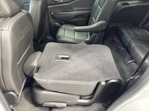Used 2023 GMC Acadia SLT AWD/4WD image 43
