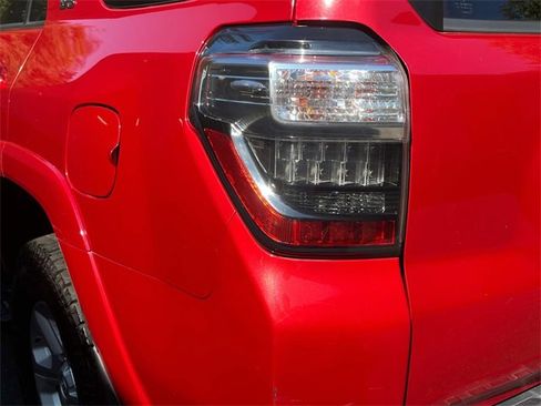 Used 2019 Toyota 4Runner Limited image 8