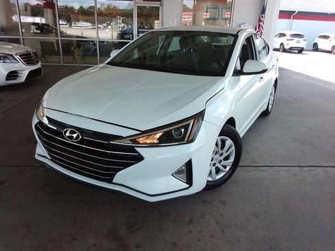 Used 2019 Hyundai Elantra SE FWD image 1