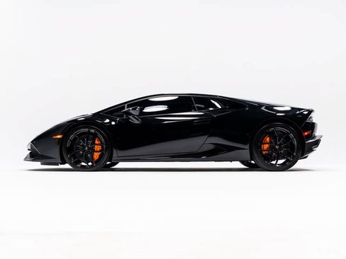 Used 2018 Lamborghini Huracan LP 610-4 AWD/4WD image 2