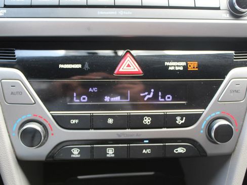 Used 2017 Hyundai Elantra SE w/ SE A/T Tech Package 03 FWD image 21