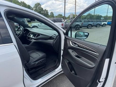 Used 2023 Buick Enclave Avenir w/ Avenir Technology Package FWD image 18