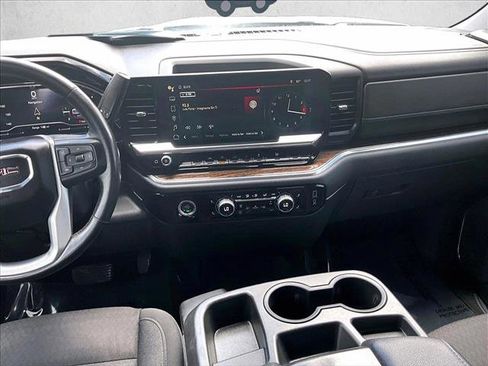Used 2022 GMC Sierra 1500 Elevation RWD image 8