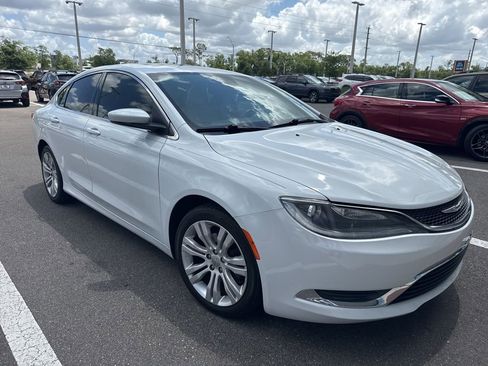 Used 2015 Chrysler 200 Limited w/ Convenience Group FWD image 3