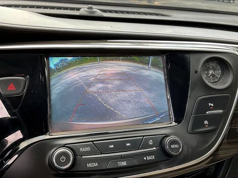 Used 2019 Buick Envision Essence FWD image 18