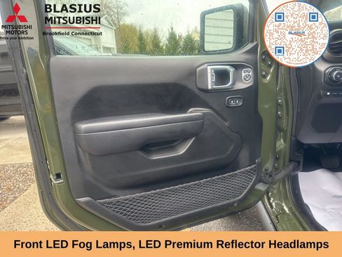 Used 2023 Jeep Wrangler Unlimited w/ Cold Weather Group AWD/4WD image 24