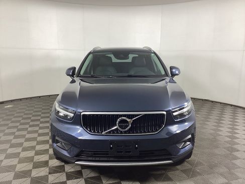 Used 2021 Volvo XC40 T5 Momentum w/ Premium Package image 6