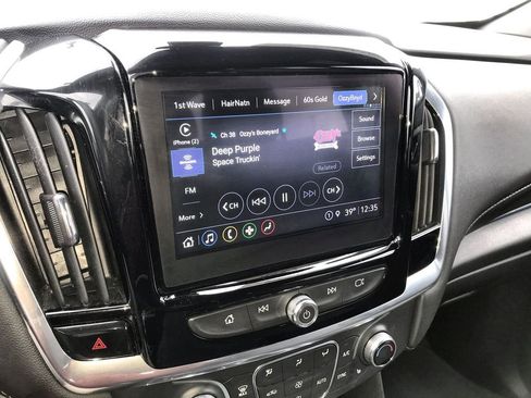 Used 2023 Chevrolet Traverse LT image 16