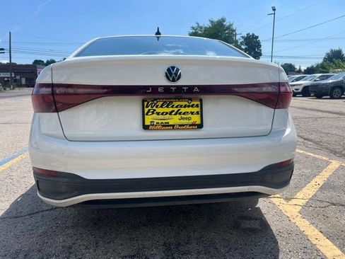 Used 2025 Volkswagen Jetta Sport FWD image 4