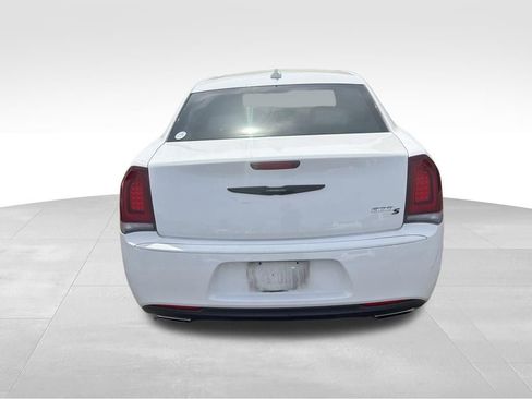 Used 2019 Chrysler 300 S image 7
