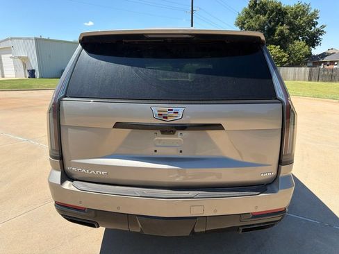 Used 2025 Cadillac Escalade Sport Platinum w/ LPO, Floor Liner Package AWD/4WD image 6