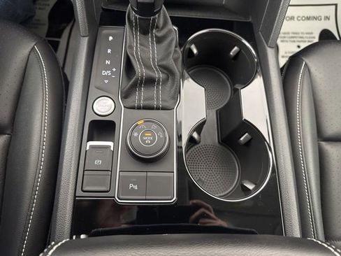 Used 2023 Volkswagen Atlas SE w/ Panoramic Sunroof Package AWD/4WD image 18