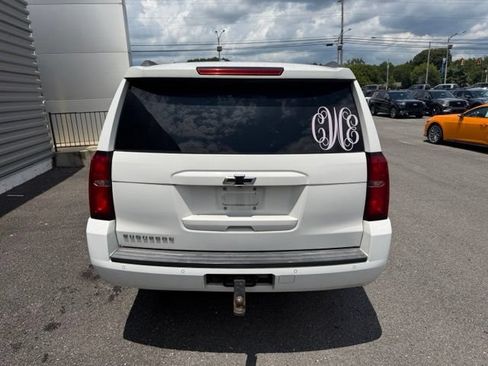 Used 2015 Chevrolet Suburban LT RWD image 2