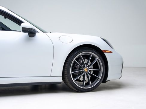 Used 2020 Porsche 911 Carrera image 24
