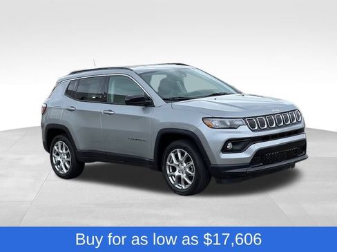 Used 2022 Jeep Compass Latitude image 7