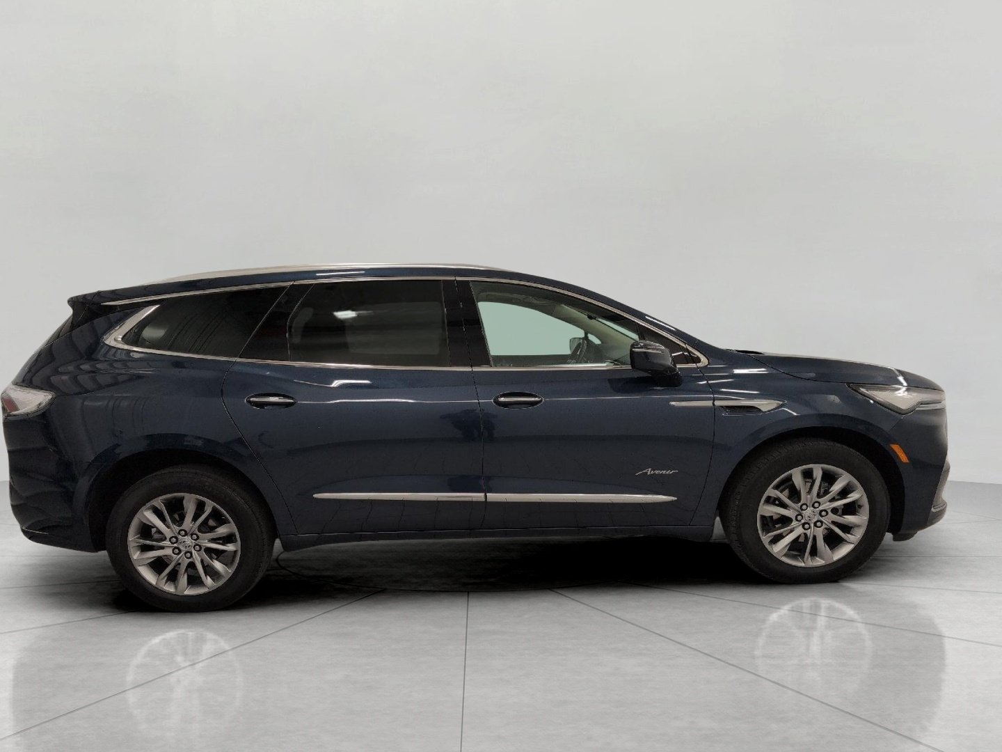 Certified 2023 Buick Enclave Avenir w/ Avenir Technology Package AWD/4WD image 8