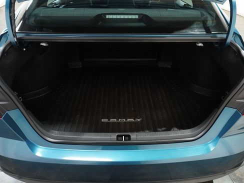 Certified 2025 Toyota Camry Hybrid image 6