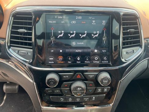 Used 2021 Jeep Grand Cherokee Overland AWD/4WD image 6