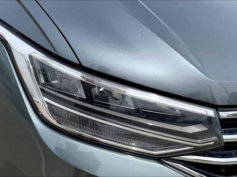 Used 2024 Volkswagen Tiguan SE FWD image 26