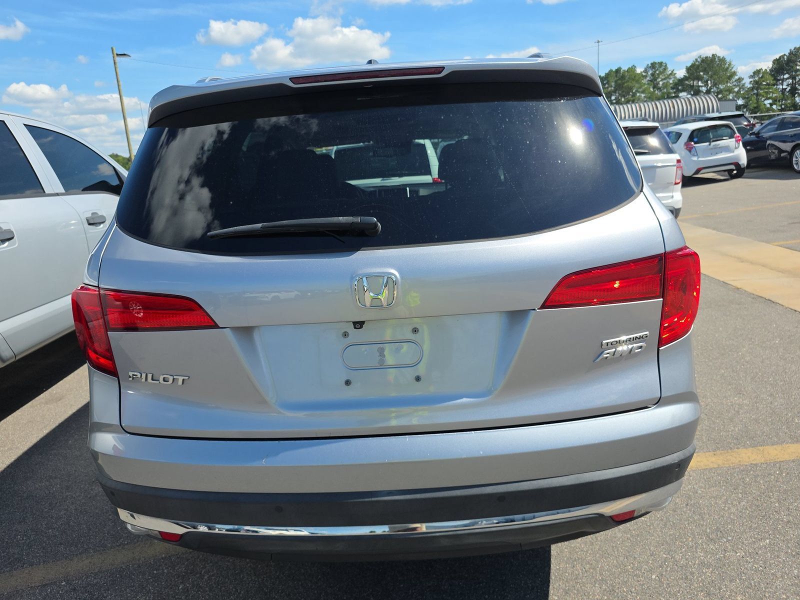 Used 2017 Honda Pilot Touring image 6