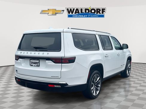Used 2023 Jeep Wagoneer L Series III w/ Premium Group I image 6