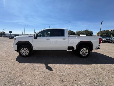 Used 2022 GMC Sierra 3500 Denali w/ Denali Ultimate Package AWD/4WD image 2