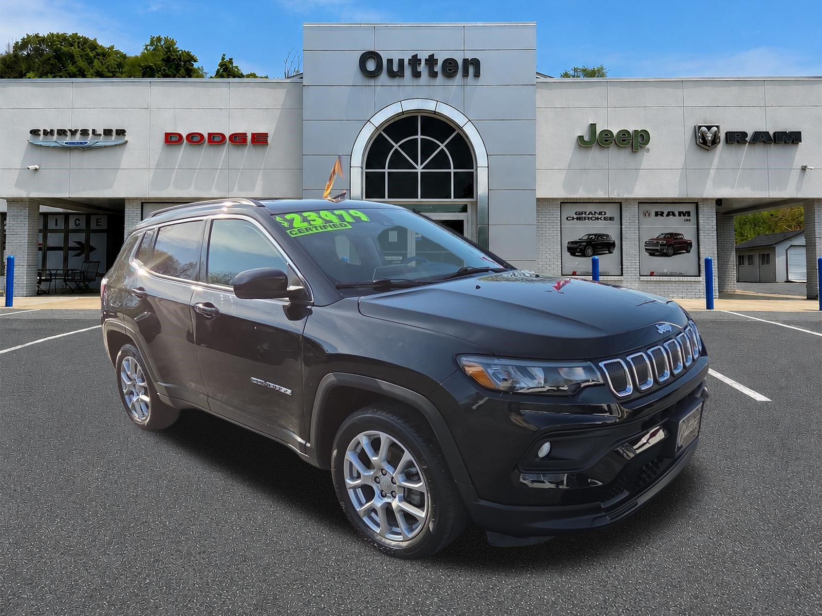 Certified 2022 Jeep Compass Latitude AWD/4WD image 1