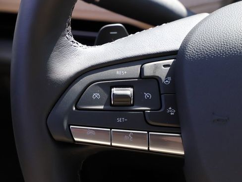 Used 2024 Cadillac XT4 Luxury w/ Cold Weather Package image 23