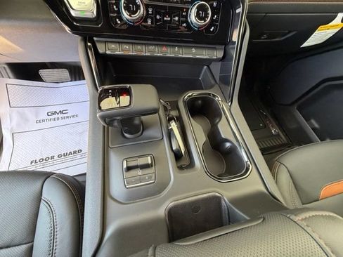 New 2026 GMC Sierra 1500 AT4 w/ AT4 Premium Package AWD/4WD image 13