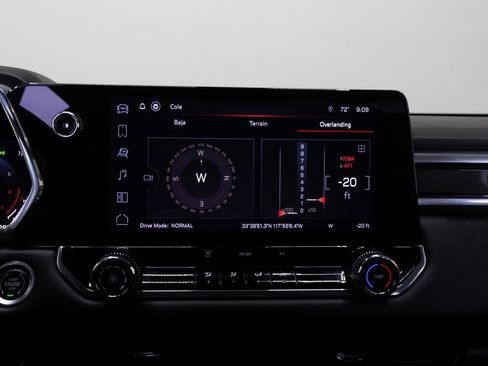 Used 2024 GMC Canyon Elevation image 32