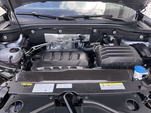 Used 2025 Volkswagen Atlas Cross Sport SE AWD/4WD image 24