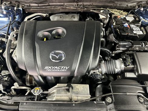 Used 2018 MAZDA MAZDA3 Touring image 11