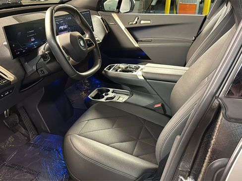 Used 2024 BMW iX xDrive50 w/ Premium Package image 26
