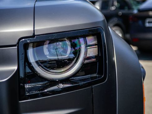 New 2026 Land Rover Defender 110 OCTA AWD/4WD image 10