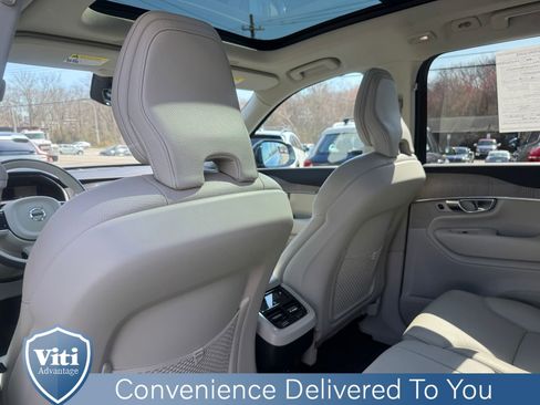 Certified 2023 Volvo XC90 B5 Plus AWD/4WD image 21