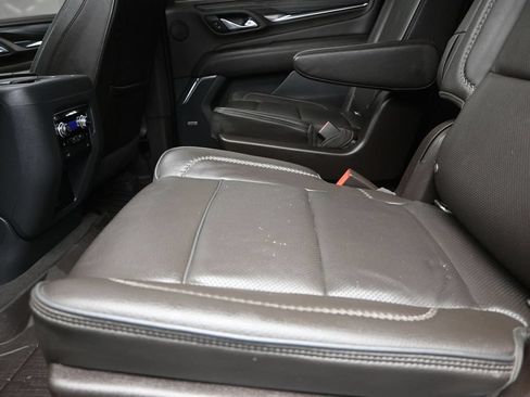 Used 2022 GMC Yukon XL Denali RWD image 16