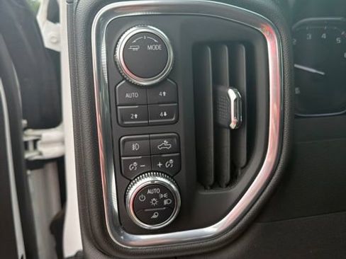 Used 2022 GMC Sierra 1500 SLT w/ SLT Premium Package AWD/4WD image 17
