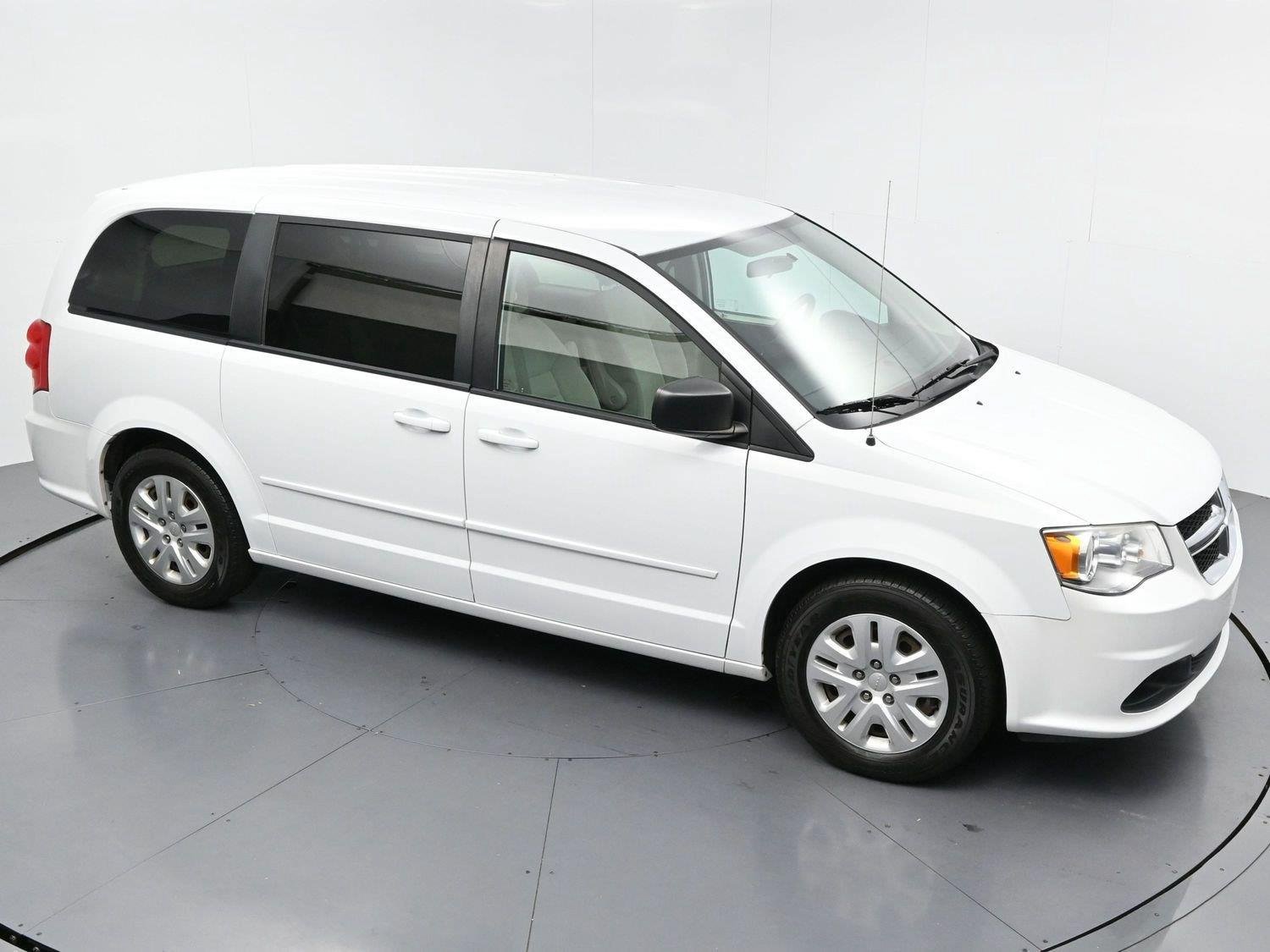 Used 2017 Dodge Grand Caravan SE FWD image 29