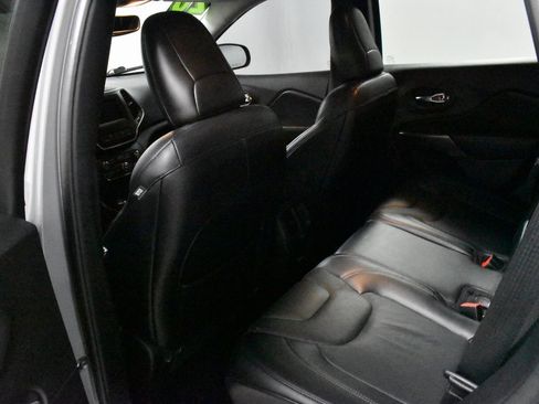 Used 2020 Jeep Cherokee Latitude Lux w/ Comfort/Convenience Group image 16