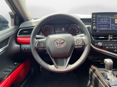 Used 2022 Toyota Camry XSE FWD image 13