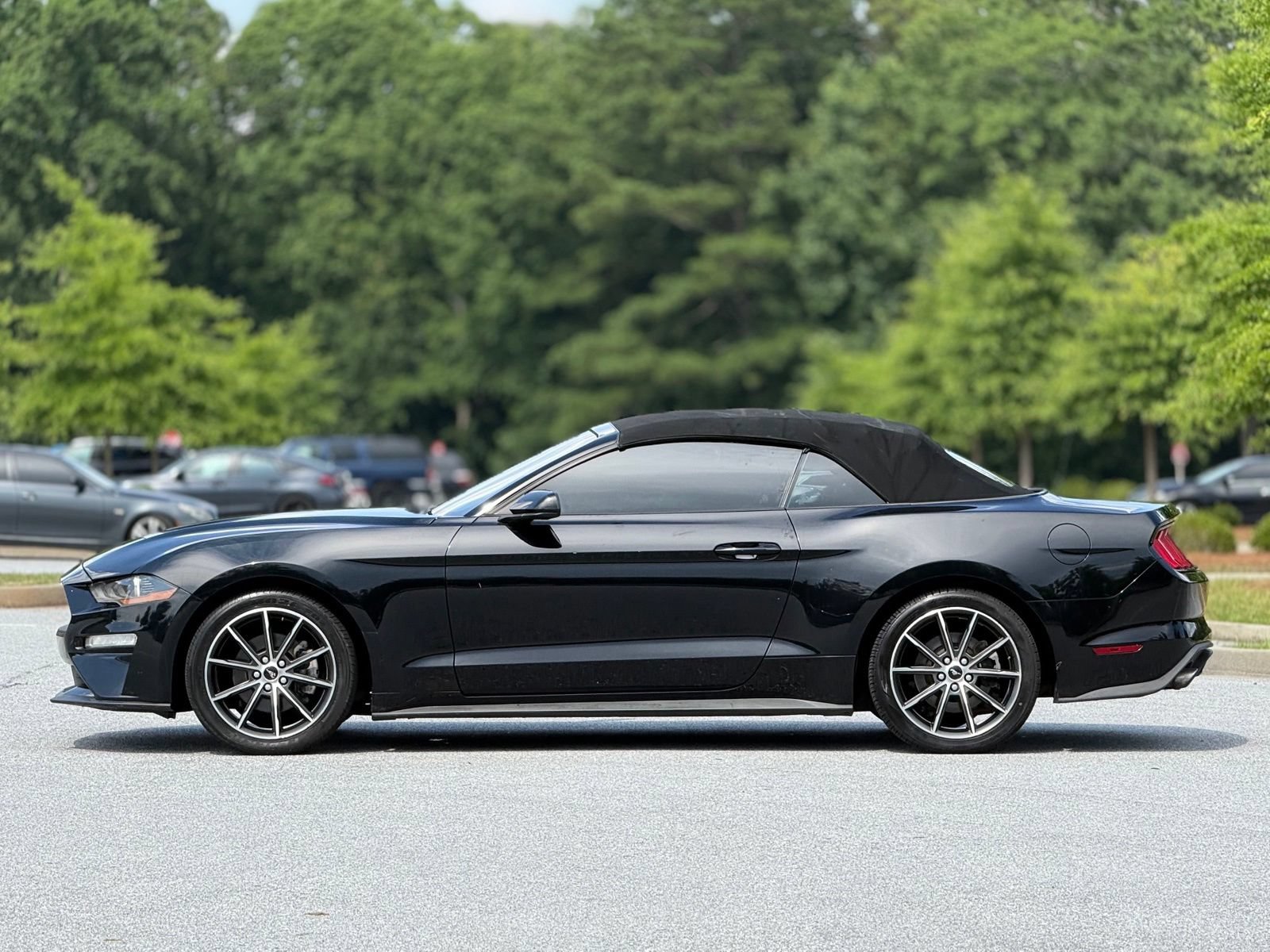 Used 2018 Ford Mustang Convertible w/ Wheel & Stripe Package RWD image 9