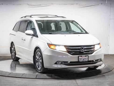 Used 2016 Honda Odyssey Touring Elite image 5